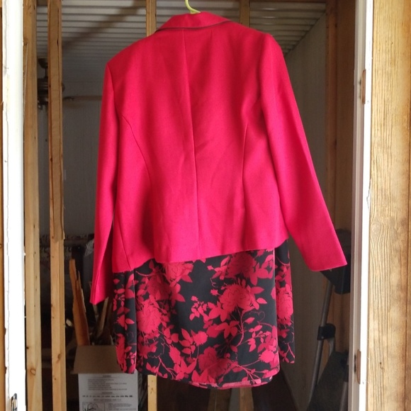 Skirt with matching jacket - Picture 2 of 6